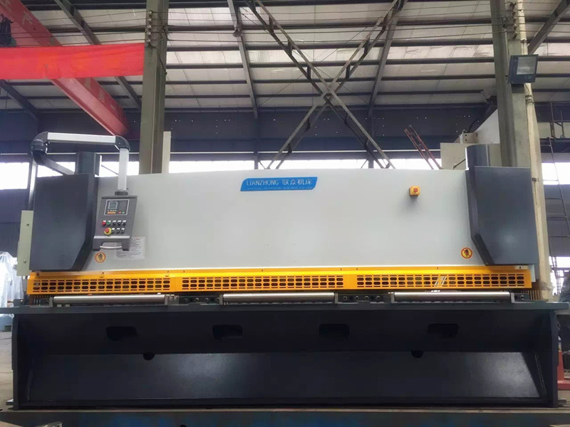 液壓閘式剪板機(jī)